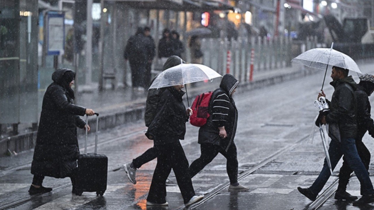 Meteoroloji’den kuvvetli sağanak yağış uyarısı: 4 bölgeye dikkat