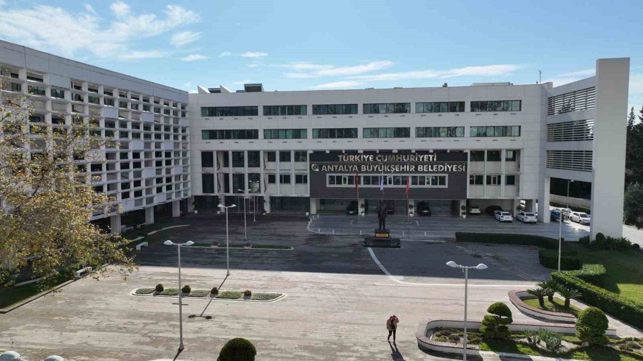 Antalya Büyükşehir Belediyesine yönelik soruşturmada 10 şüpheli gözaltına alındı