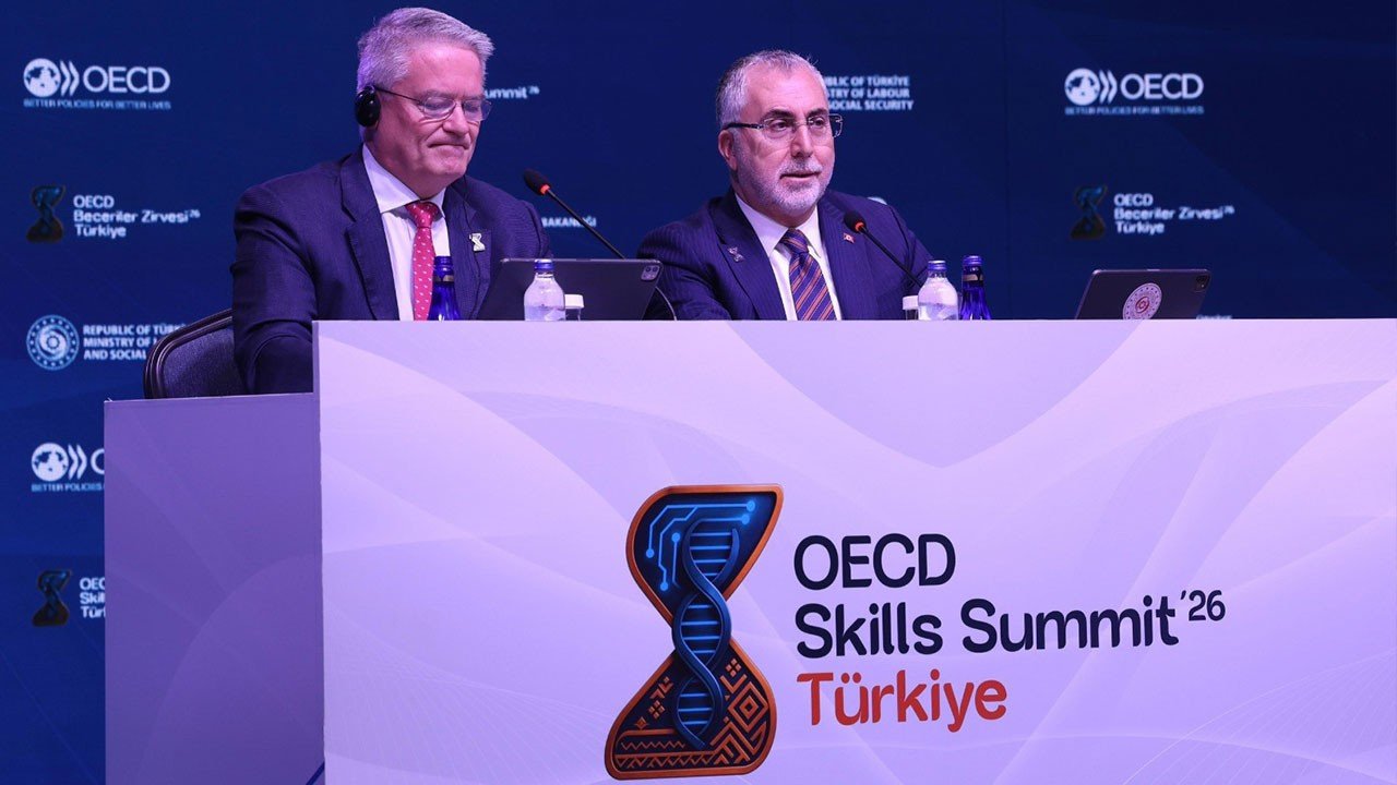 Bakan Işıkhan: Küresel iş gücü değişimini risk değil fırsat olarak görüyoruz