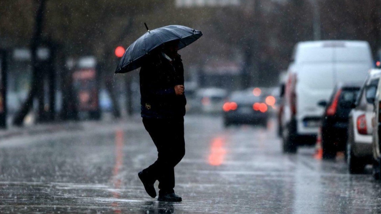 Meteoroloji'den kuvvetli yağış ve rüzgar uyarısı: Birçok bölge için alarm verildi