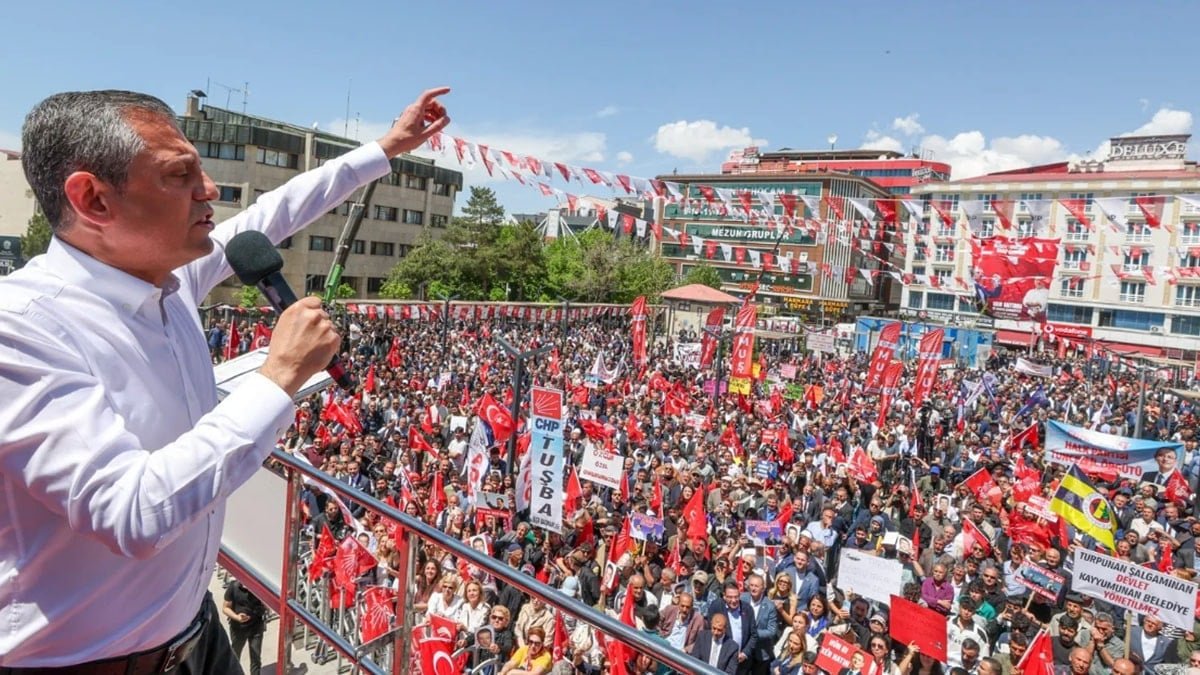 Özgür Özel'den AKP'nin kalesinde hodri meydan: En kısa zamanda seçim sandığını istiyoruz