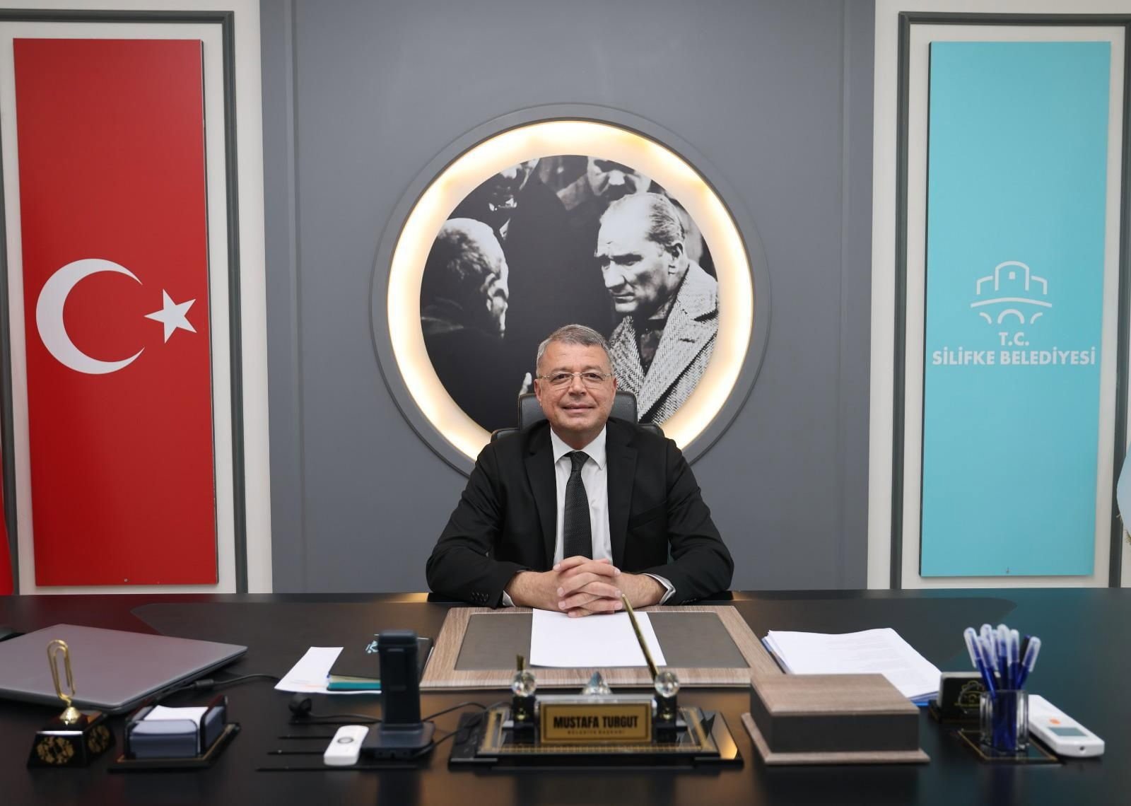 Son dakika... Silifke Belediyesi'ne operasyon: Belediye Başkanı Mustafa Turgut gözaltına alındı