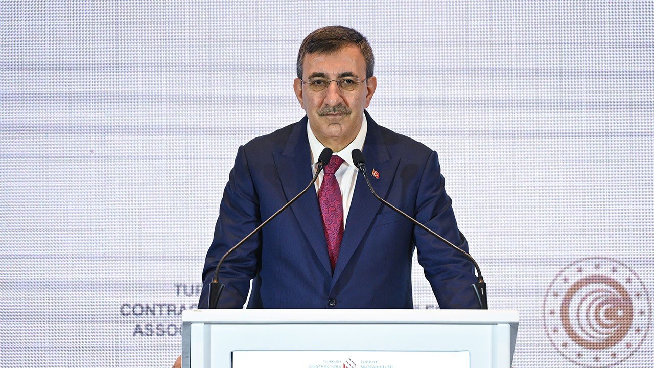 Cevdet Yılmaz: Orta vadede yeni fırsatlar doğacak, inşaat sektörüne büyük görev düşecek