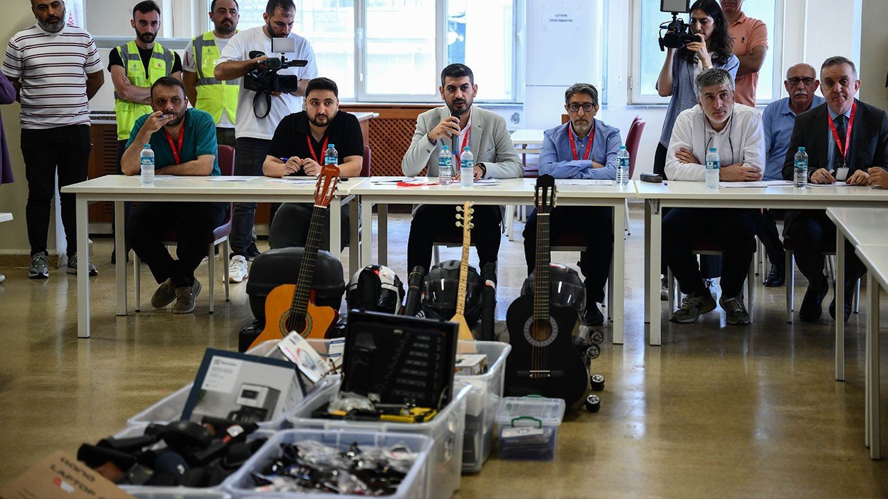 İETT'de unutulan eşyalar açık artırmayla satıldı: 7 bin 443 eşya 1,36 milyon liraya alıcı buldu