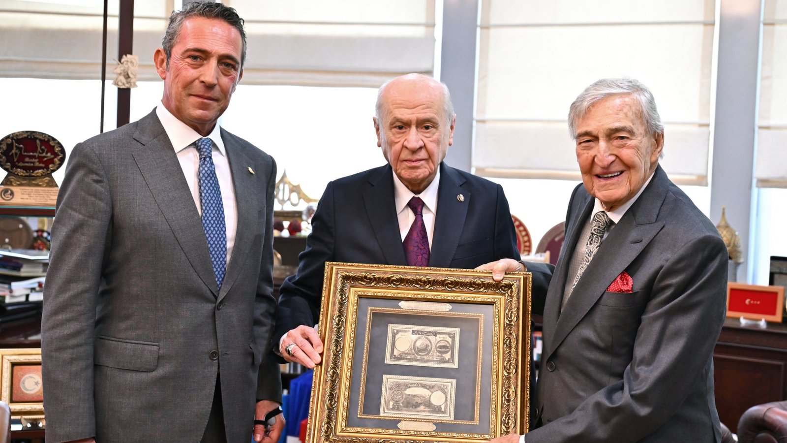 Bahçeli Koç ailesi ile görüştü