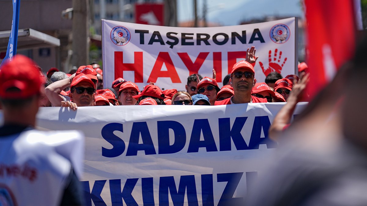 İzmir Büyükşehir Belediyesi işçileri iş bıraktı