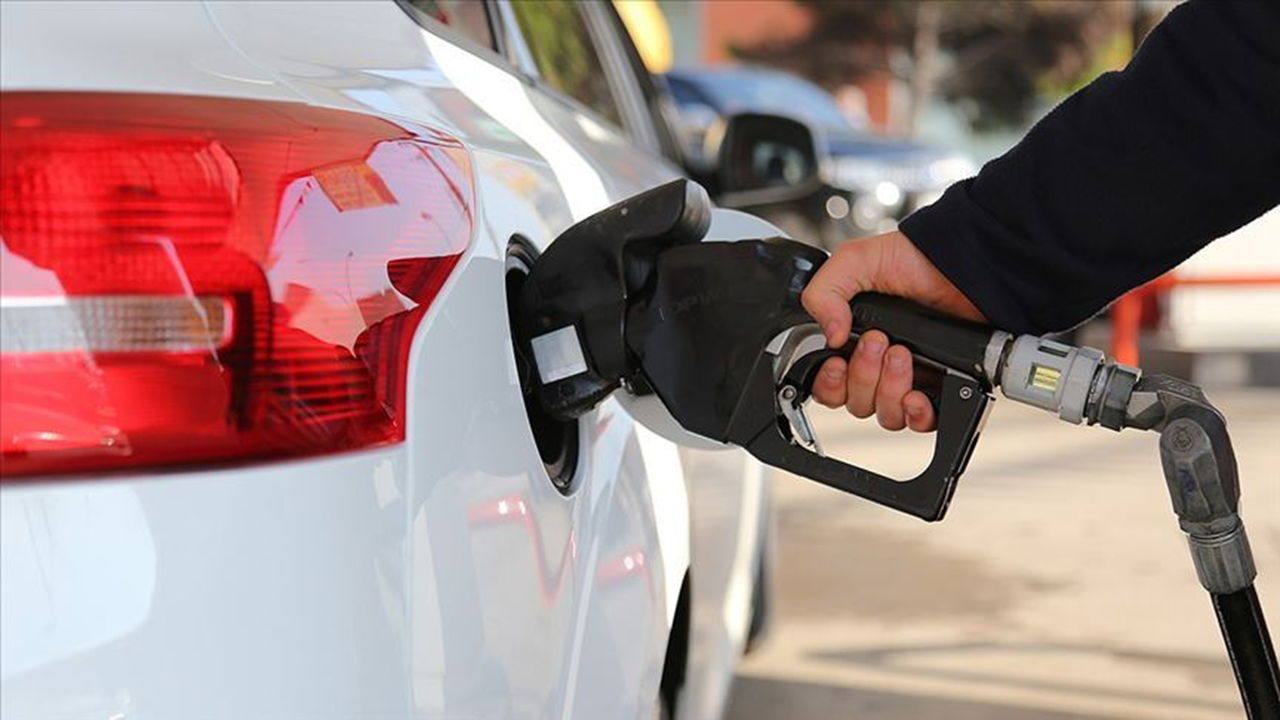 Akaryakıt fiyatlarında son durum! Benzin, motorin ve LPG'ye zam, indirim var mı? (15 Mayıs 2026)