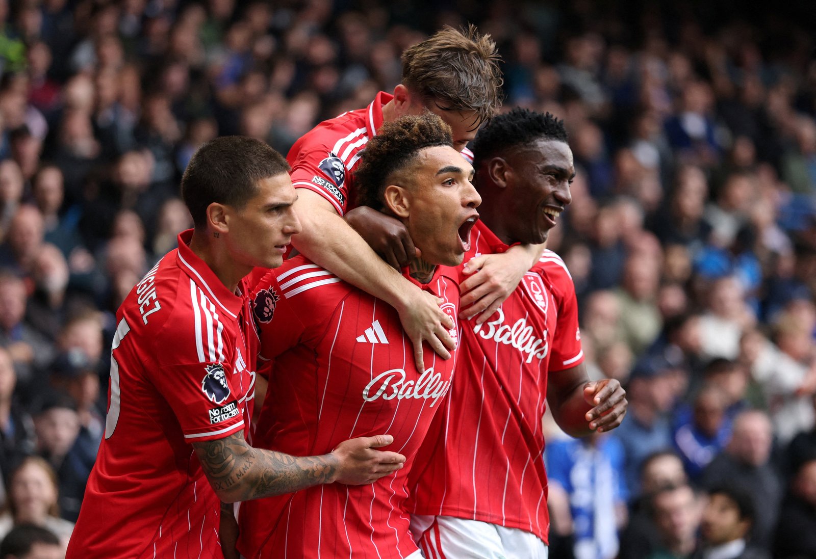 Vitor Pereira'nın Nottingham Forest'ı, Chelsea'yi sahadan sildi