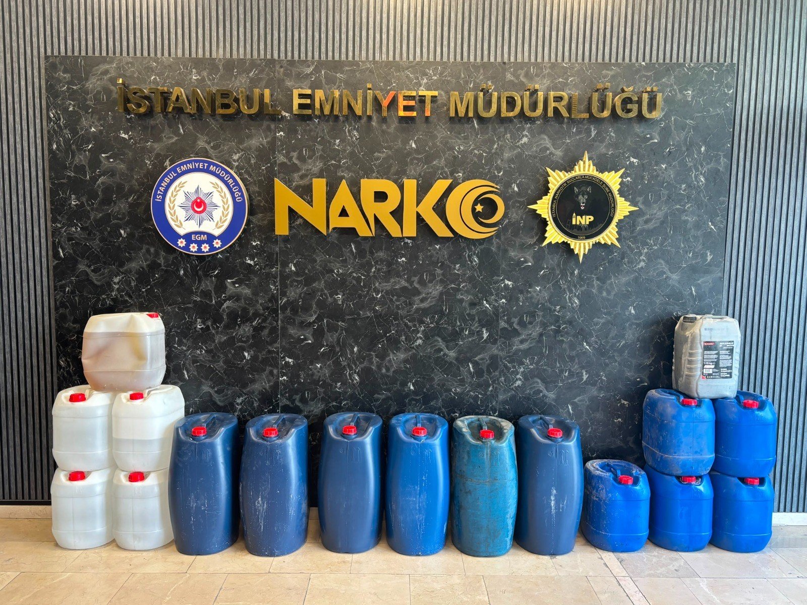 İstanbul'da uyuşturucu sevkiyatına baskın