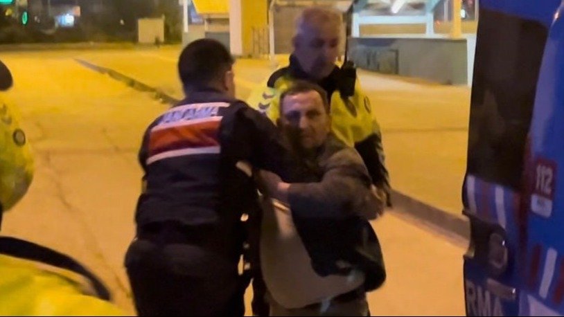Alkollü yakalandı polise hakaret etti. "Ben ticaret erbabıyım bana ceza kesemezsiniz"