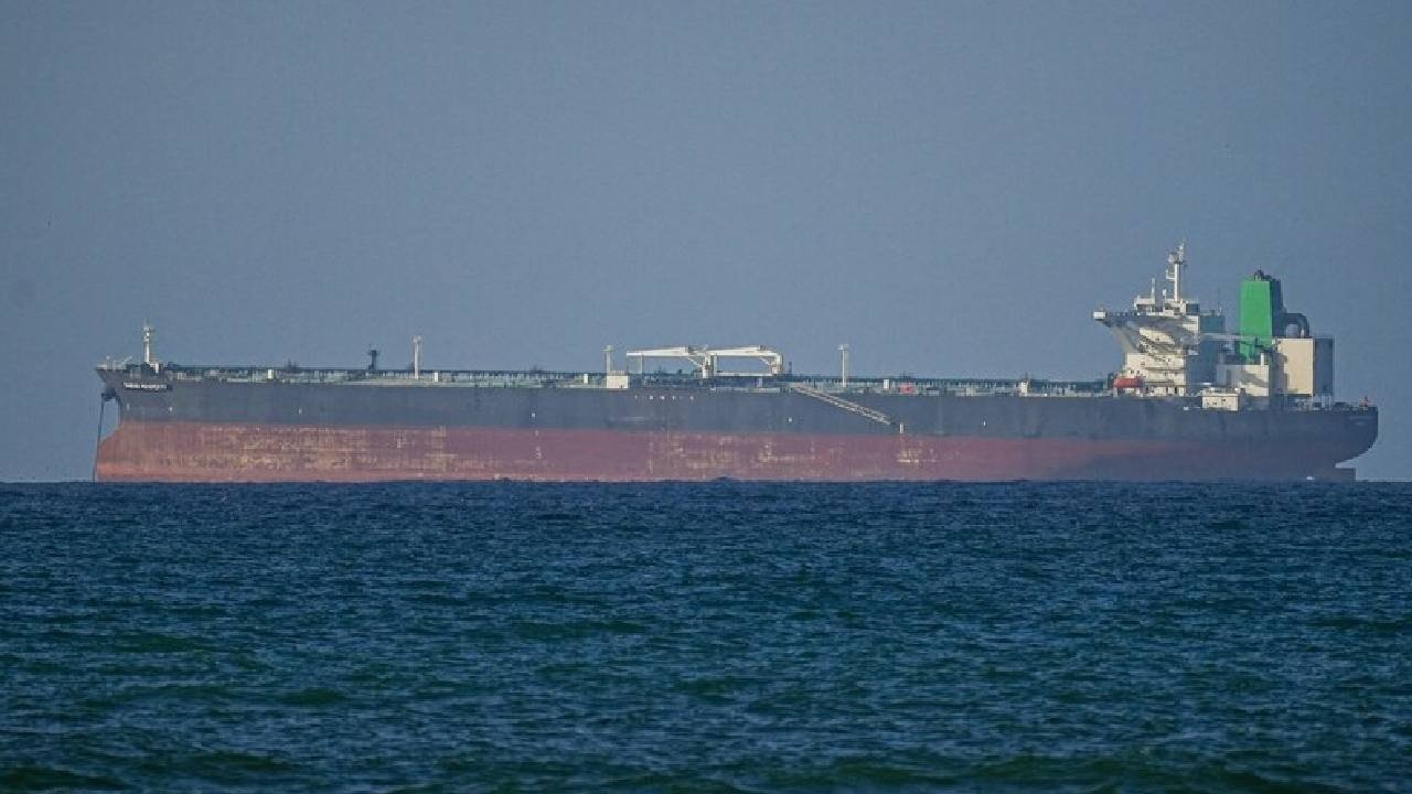İran'dan yaptırımlara uyan ülkelere Hürmüz tehdidi: Sorun yaşarsınız