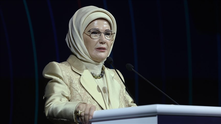 Emine Erdoğan'dan Anneler Günü paylaşımı. "Onlar varsa karanlık yoktur"