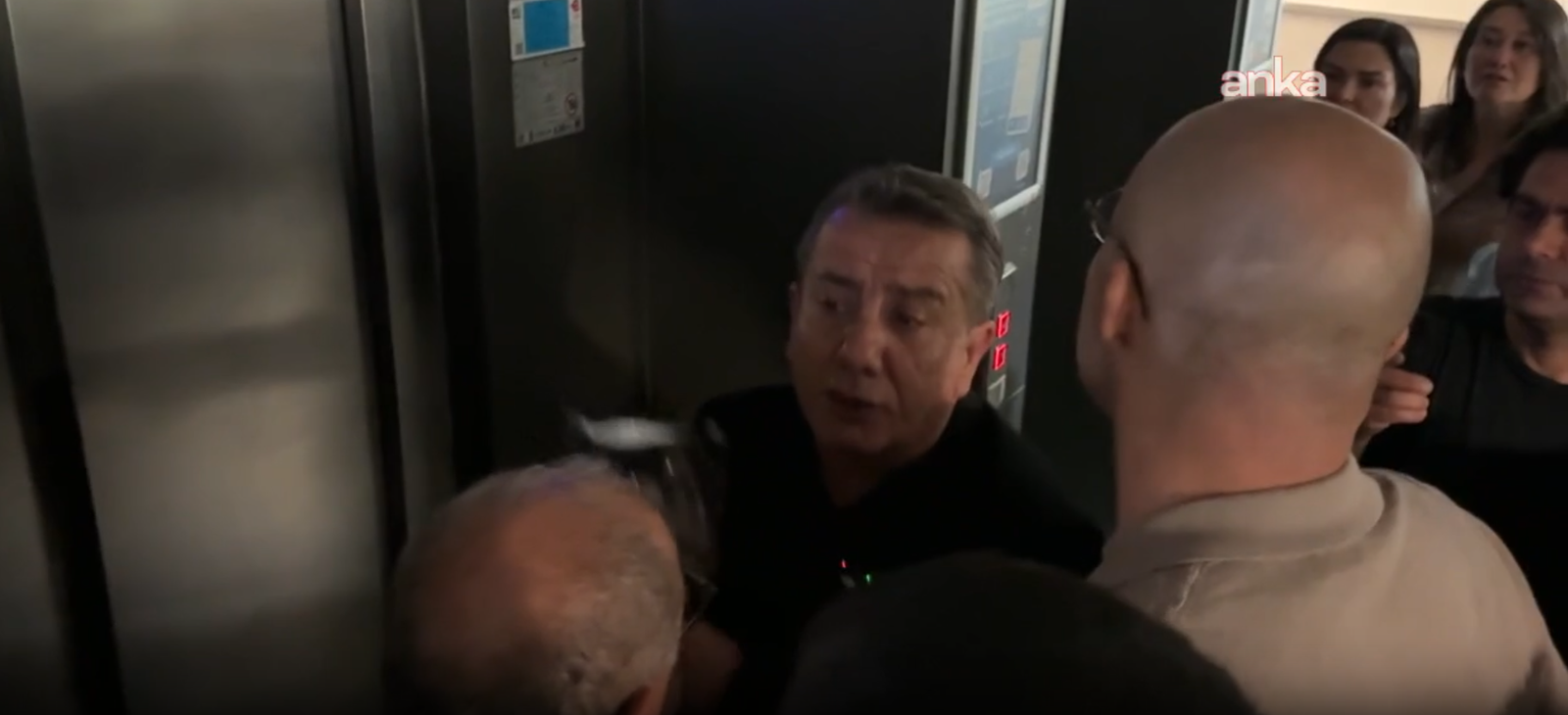 Aydın Büyükşehir Belediye Meclisi’nde "mikrofon" tartışması