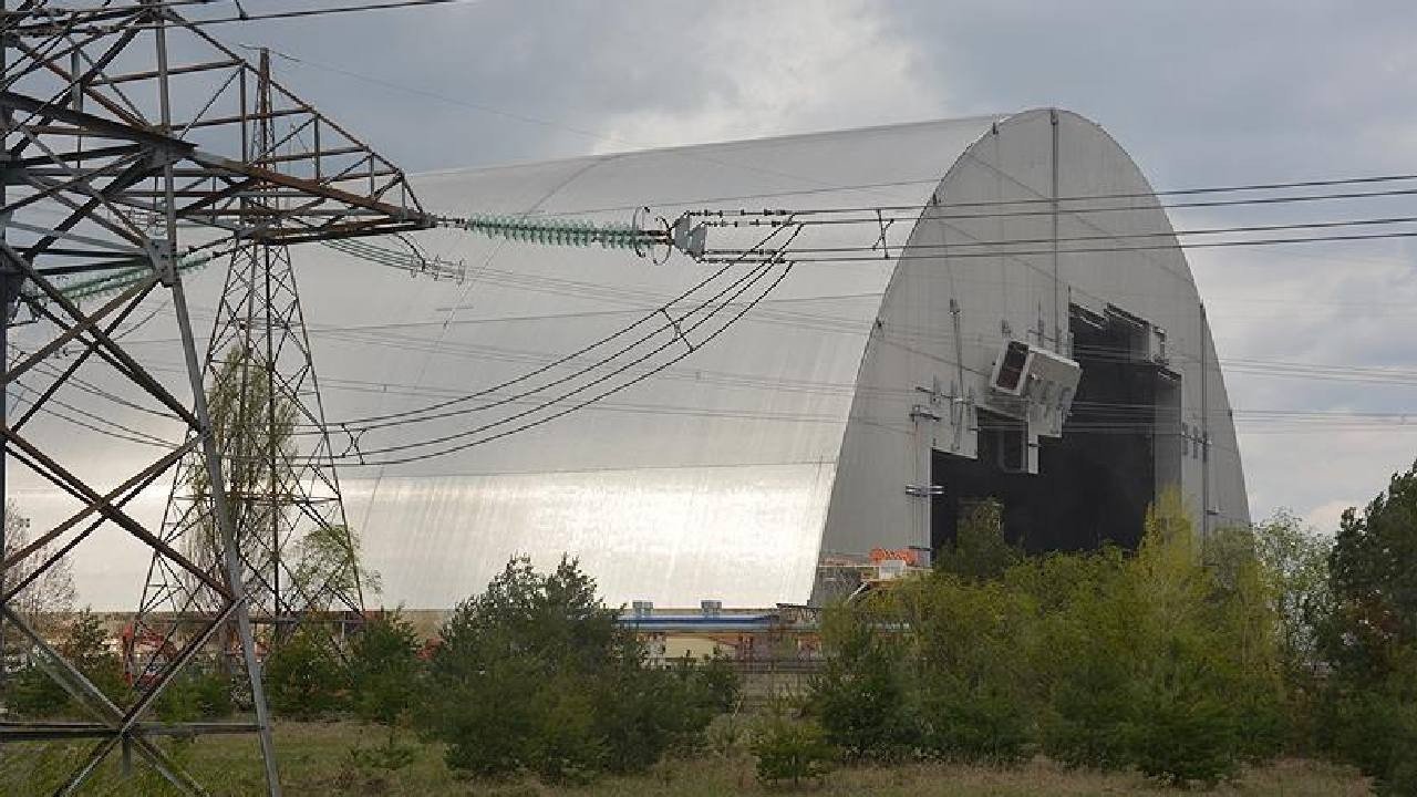 Rus İHA'sı Çernobil yakınındaki nükleer yakıt tesisini vurdu