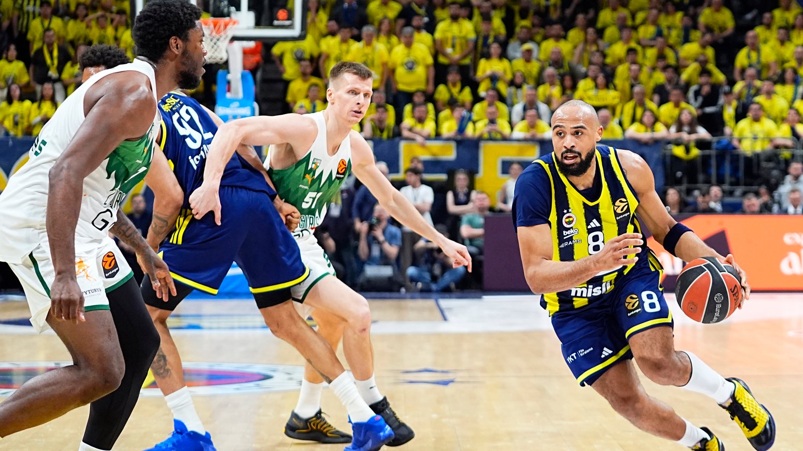 Fenerbahçe Beko, play-off'a galibiyetle başladı