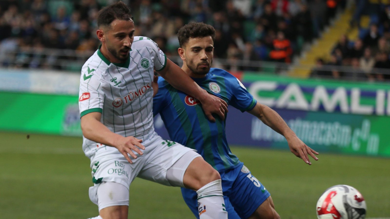Karadeniz'de bol gollü maç: Rizespor evinde kazandı