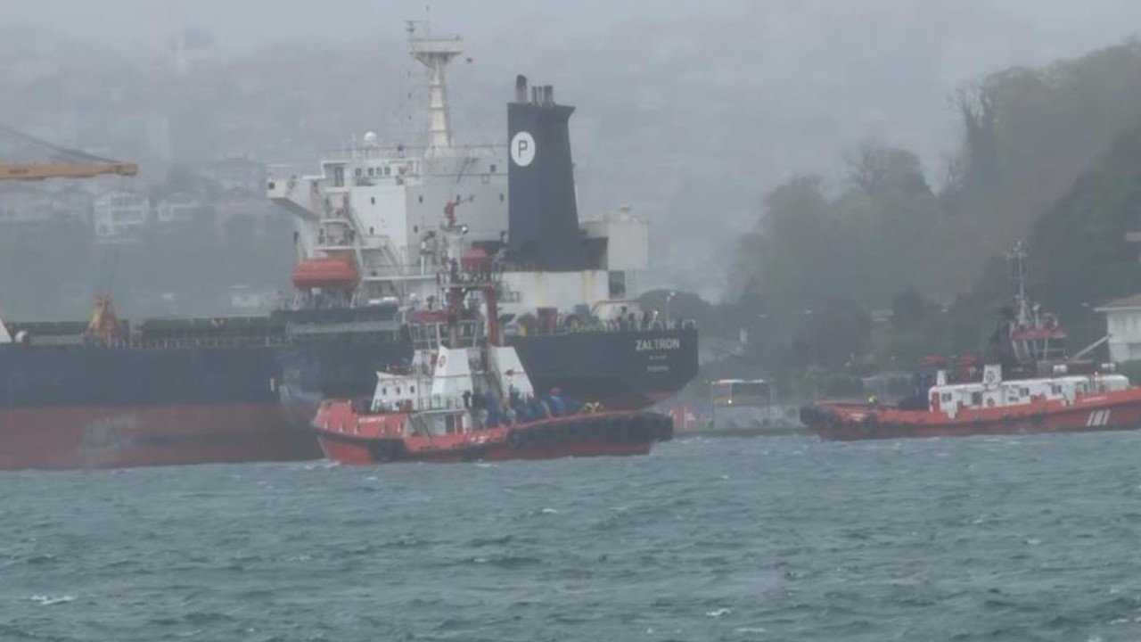 İstanbul Boğazı'nda arıza yapan gemi kurtarıldı