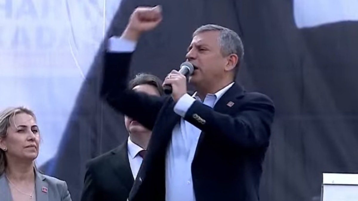 Özgür Özel'den kayyım yorumu! Bu sözler sonrası alkış tufanı koptu