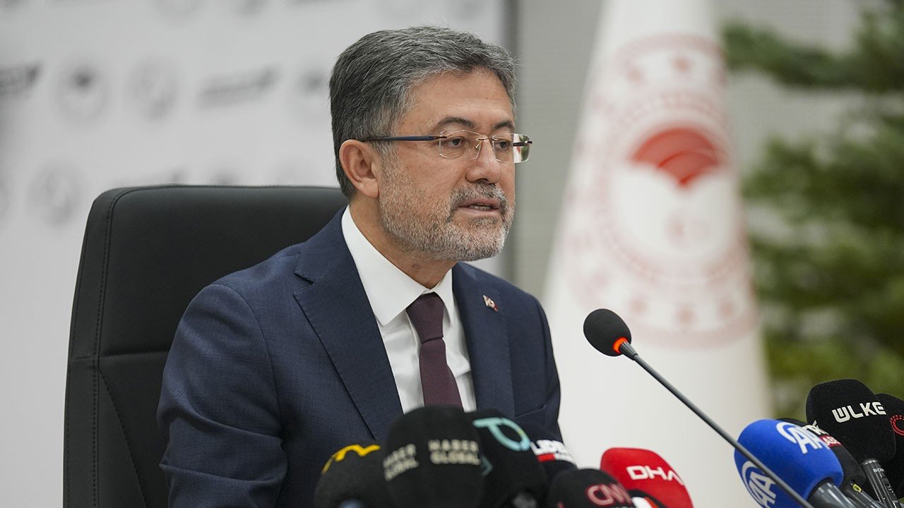 Bakan Yumaklı: Orman yangınlarıyla mücadelede havadan müdahale kapasitesi 462 tona çıktı