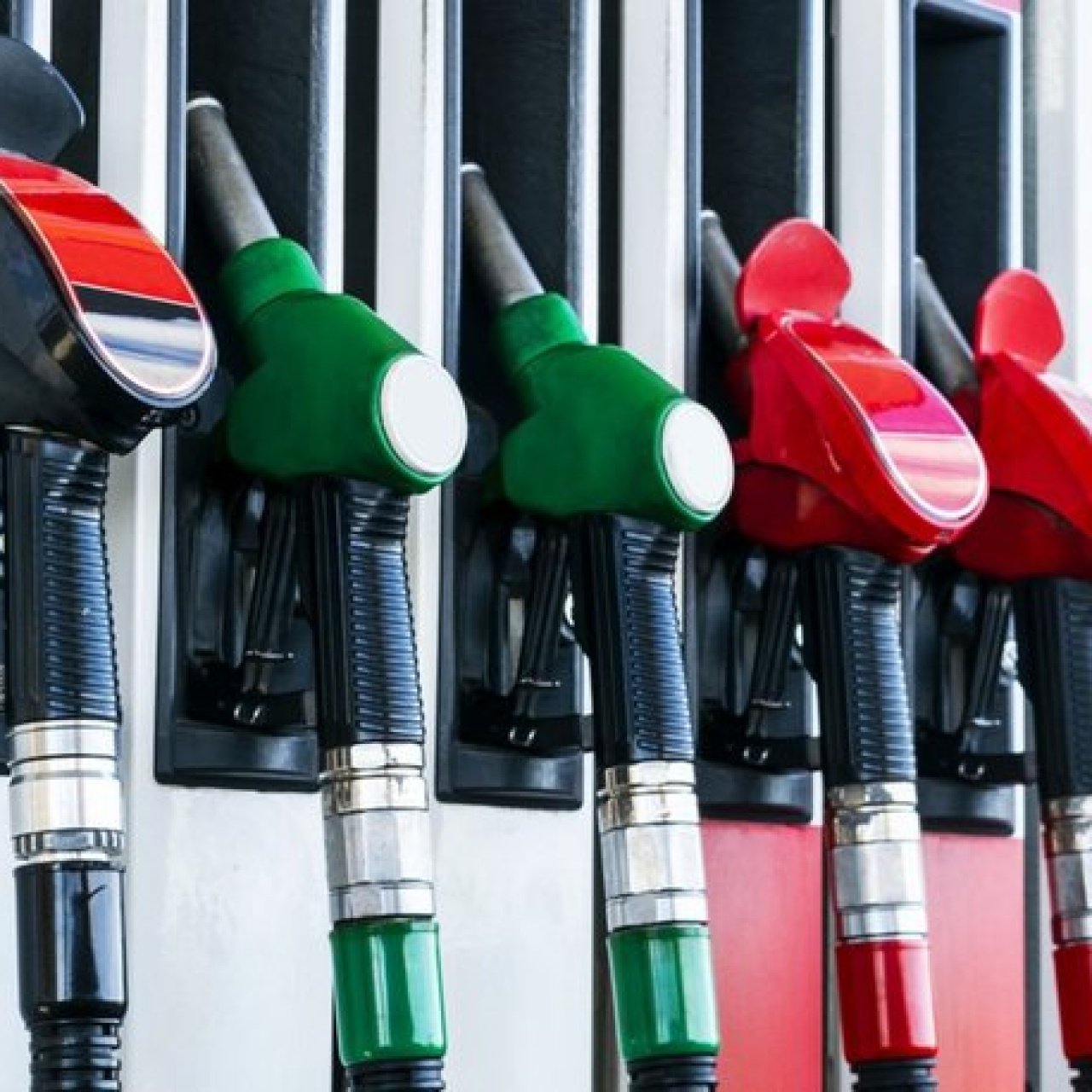 Motorin ve benzine zam var mı?