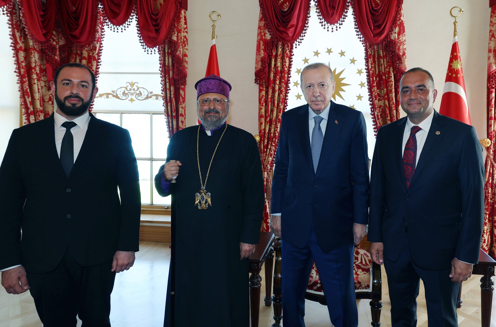 Cumhurbaşkanı Erdoğan, Türkiye Ermenileri Patriği Maşalyan'ı kabul etti