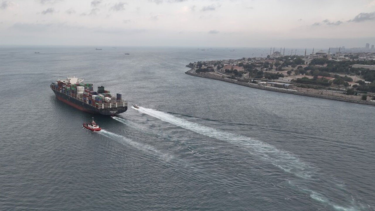 İstanbul Boğazı’nda gemi trafiği azaldı