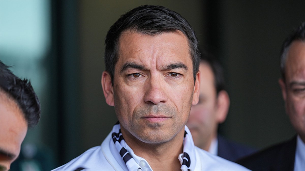 Van Bronckhorst geri dönüyor