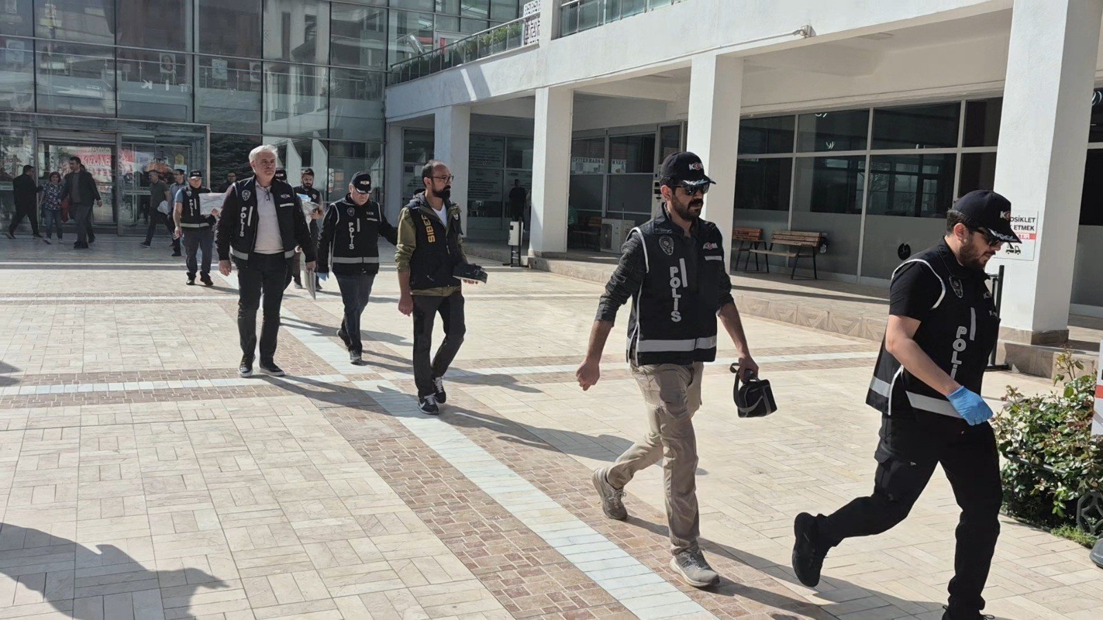 Eskişehir Tepebaşı Belediyesi'ne yolsuzluk operasyonu. Gözaltılar var