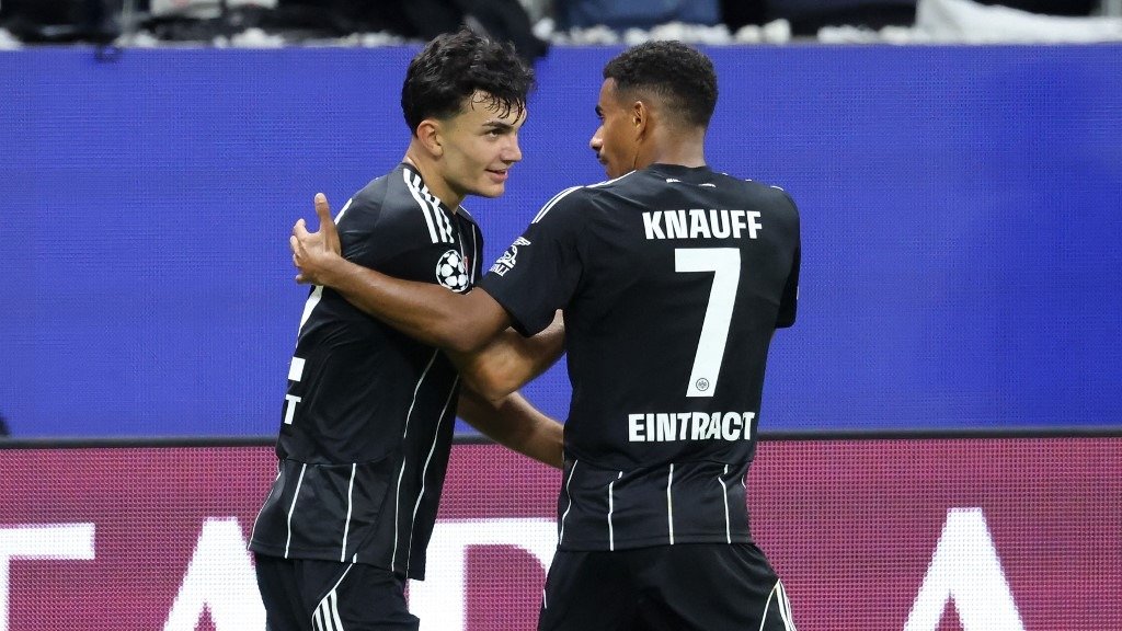 Can Uzun açılışı yaptı: Frankfurt 5 gollü maçta Borussia Dortmund'a kaybetti