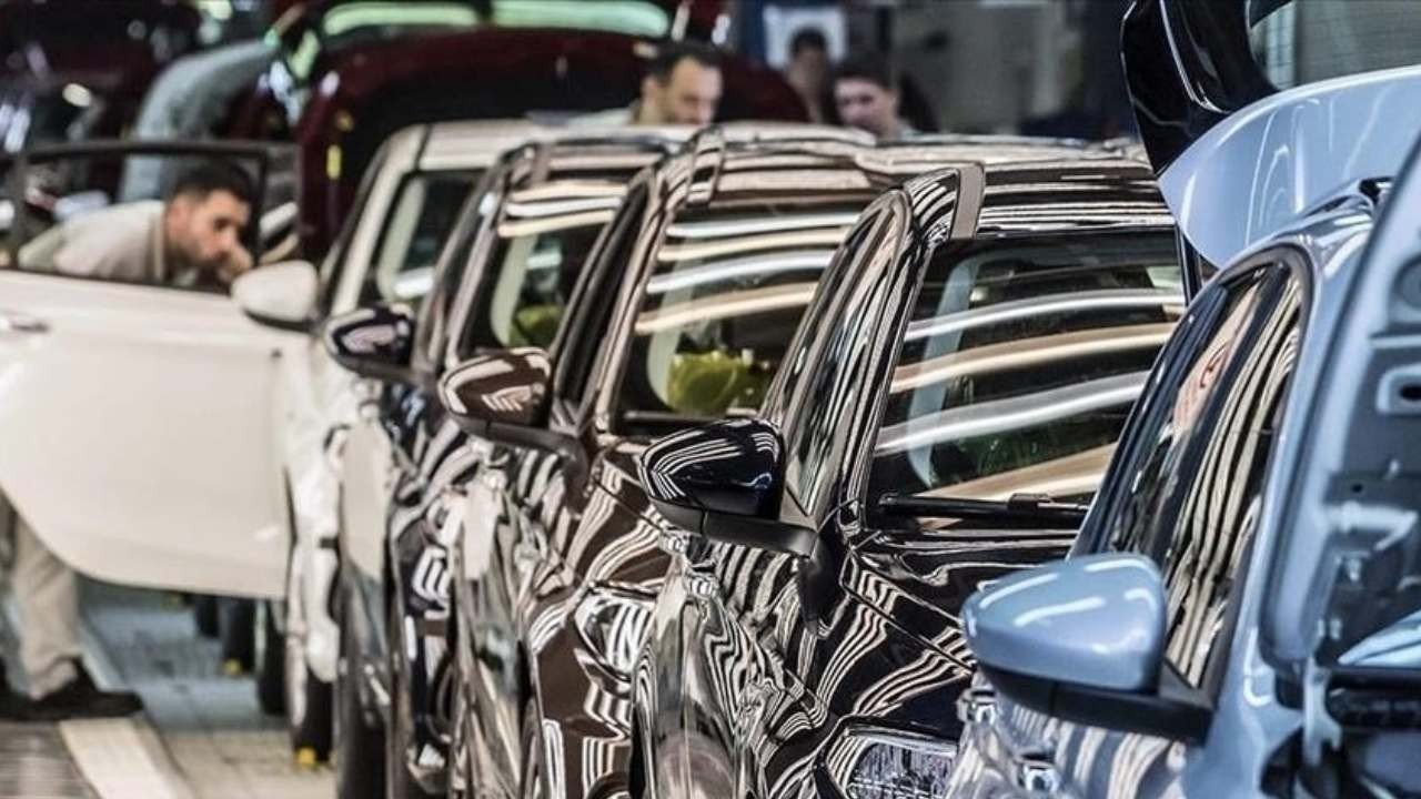 Otomotiv pazarı nisanda geriledi: Satışlar yüzde 1 düştü, elektriklilerin payı arttı