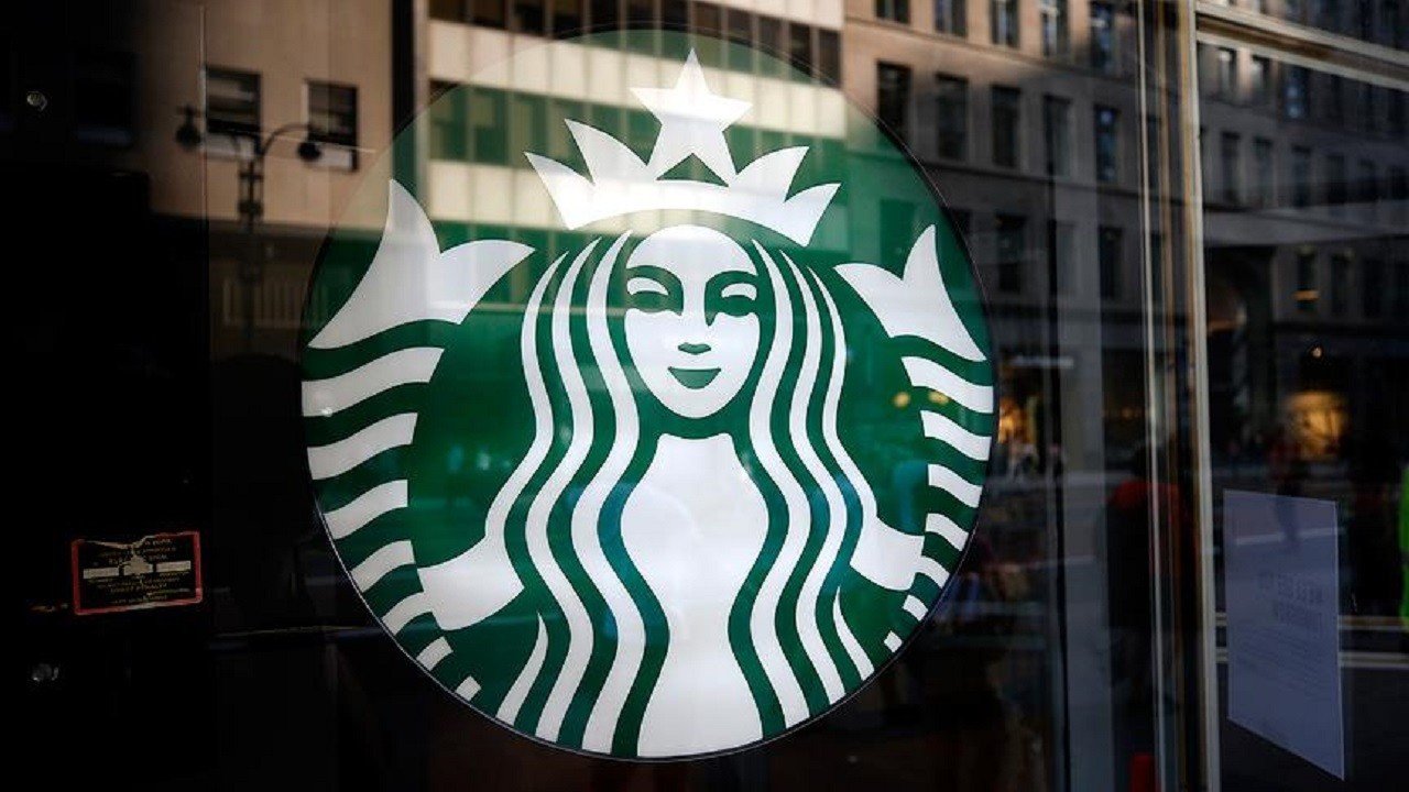 Starbucks ABD'de 300 çalışanını işten çıkarıyor