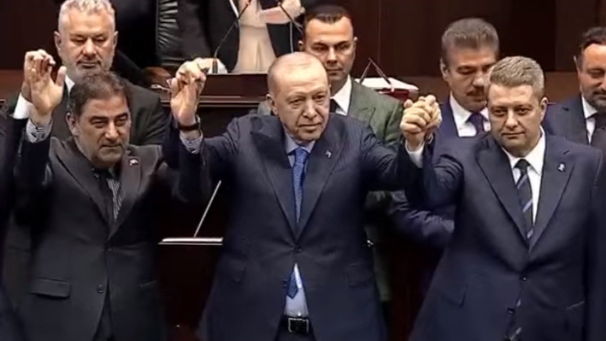 SON DAKİKA İYİ Parti'den istifa etmişti: Ersin Beyaz AKP'ye katıldı