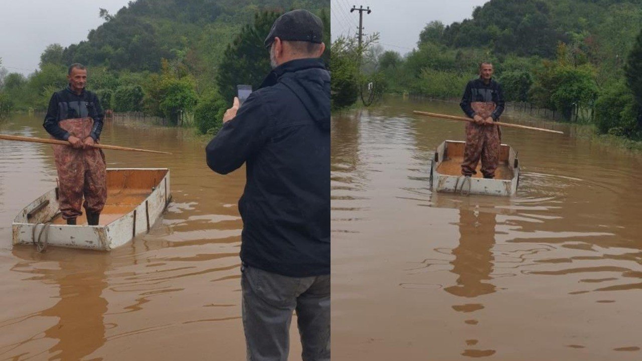 Sakarya’da mahalle göle döndü: Vatandaş akrabasını kayıkla kurtardı