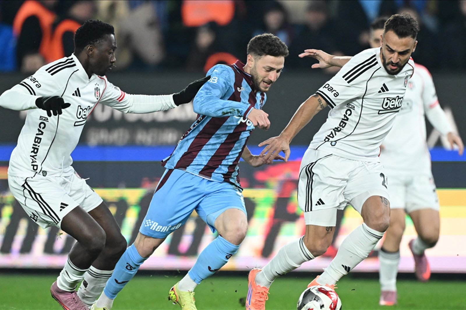 Süper Lig'de dev maç: Beşiktaş-Trabzonspor