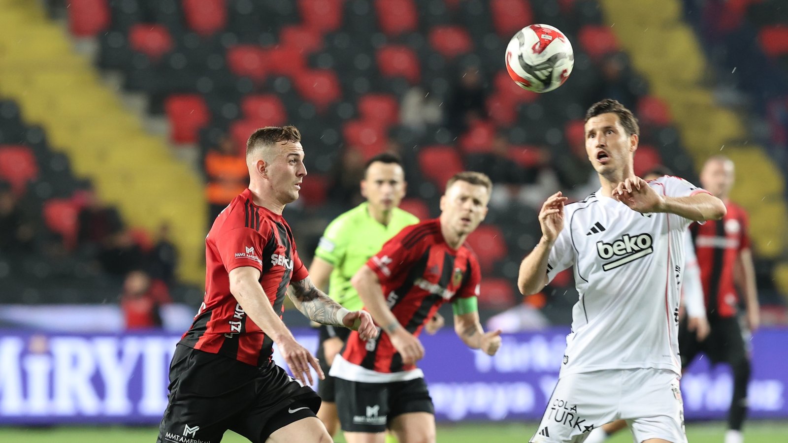 Salih Uçan: "Beşiktaş'ın her oyuncusu değerlidir"