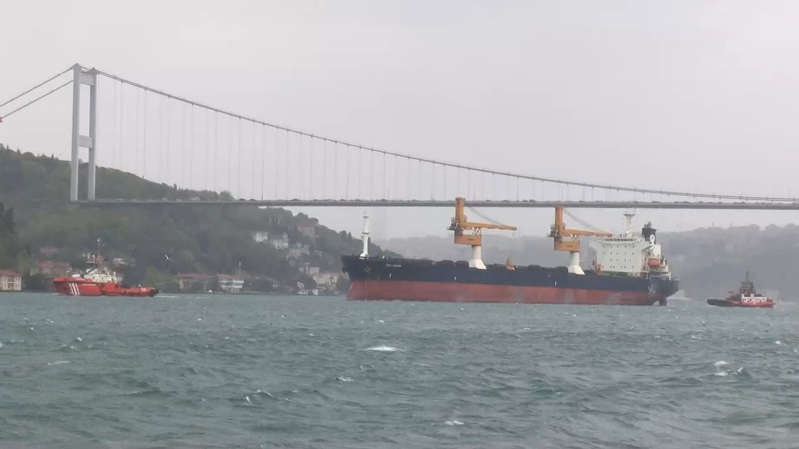 İstanbul Boğazı'nda gemi trafiği çift yönlü askıya alındı!