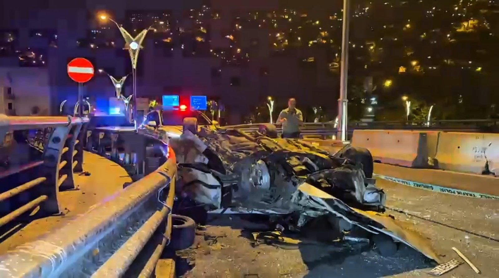 Takla atan araç hurda yığınına döndü. 19 yaşındaki sürücü ağır yaralandı