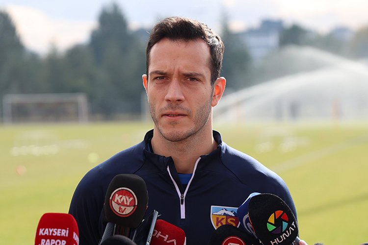 Onurcan Piri, Kayserispor'dan ayrıldığını açıkladı