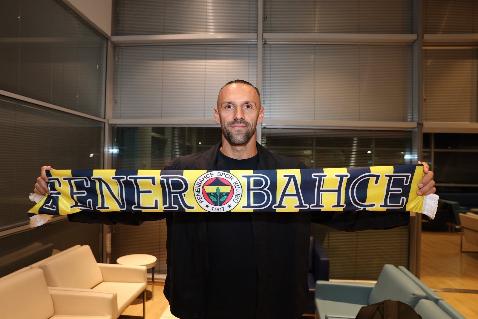 Vedat Muriqi, Fenerbahçe için İstanbul'a geldi