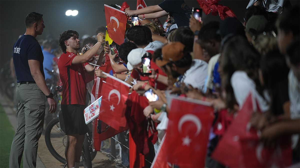 Millilerin Arizona'daki ilk idmanına büyük ilgi