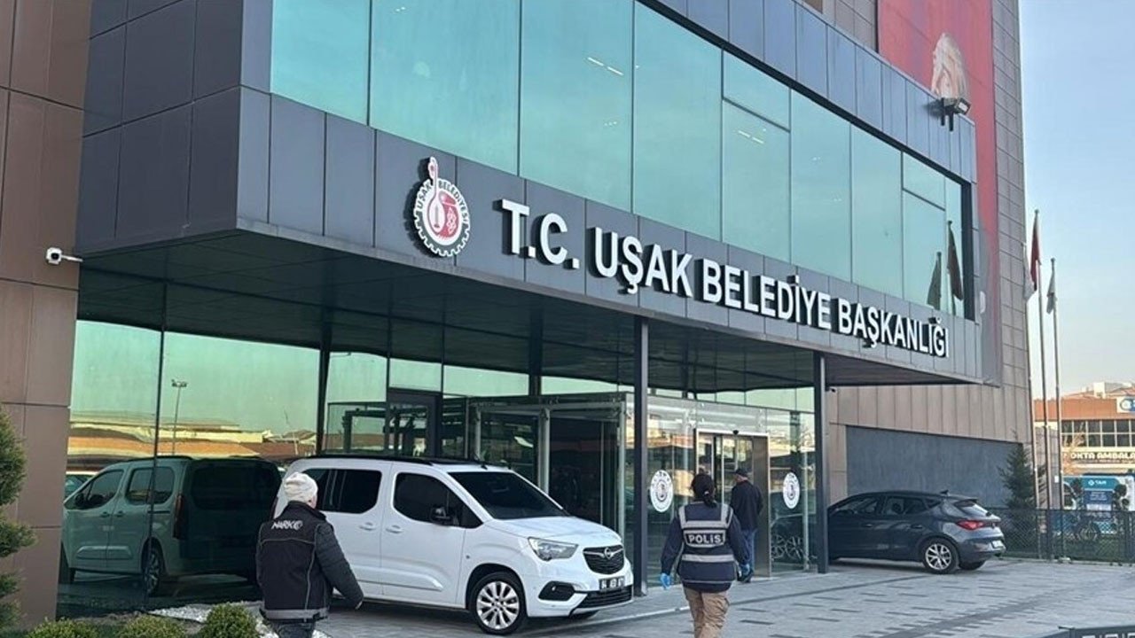 Uşak Belediye Başkanı Özkan Yalım CHP'den ihraç edildi