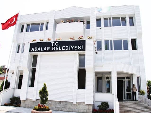 Adalar Belediyesi'ne rüşvet operasyonu. Belediye Başkanı Ali Ercan Akpolat dahil 41 gözaltı