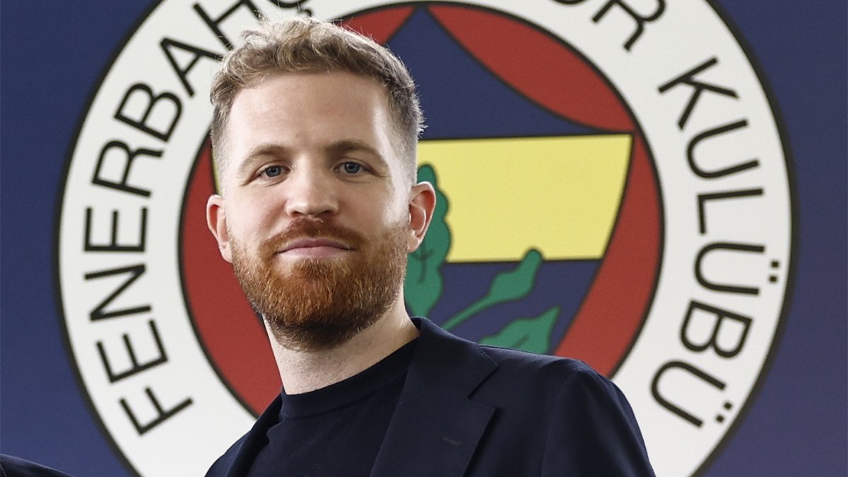 Devin Özek kariyer imzasına hazırlanıyor