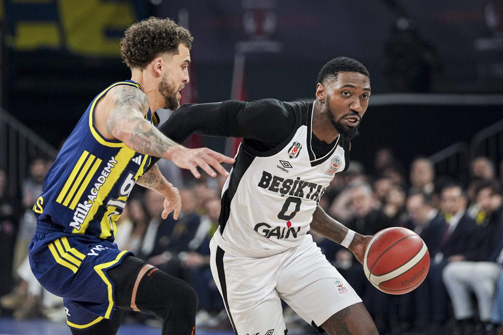 Fenerbahçe Beko-Beşiktaş Gain derbisine EuroLeague engeli