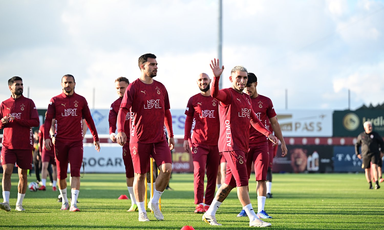 Galatasaray antrenmanına sürpriz misafir