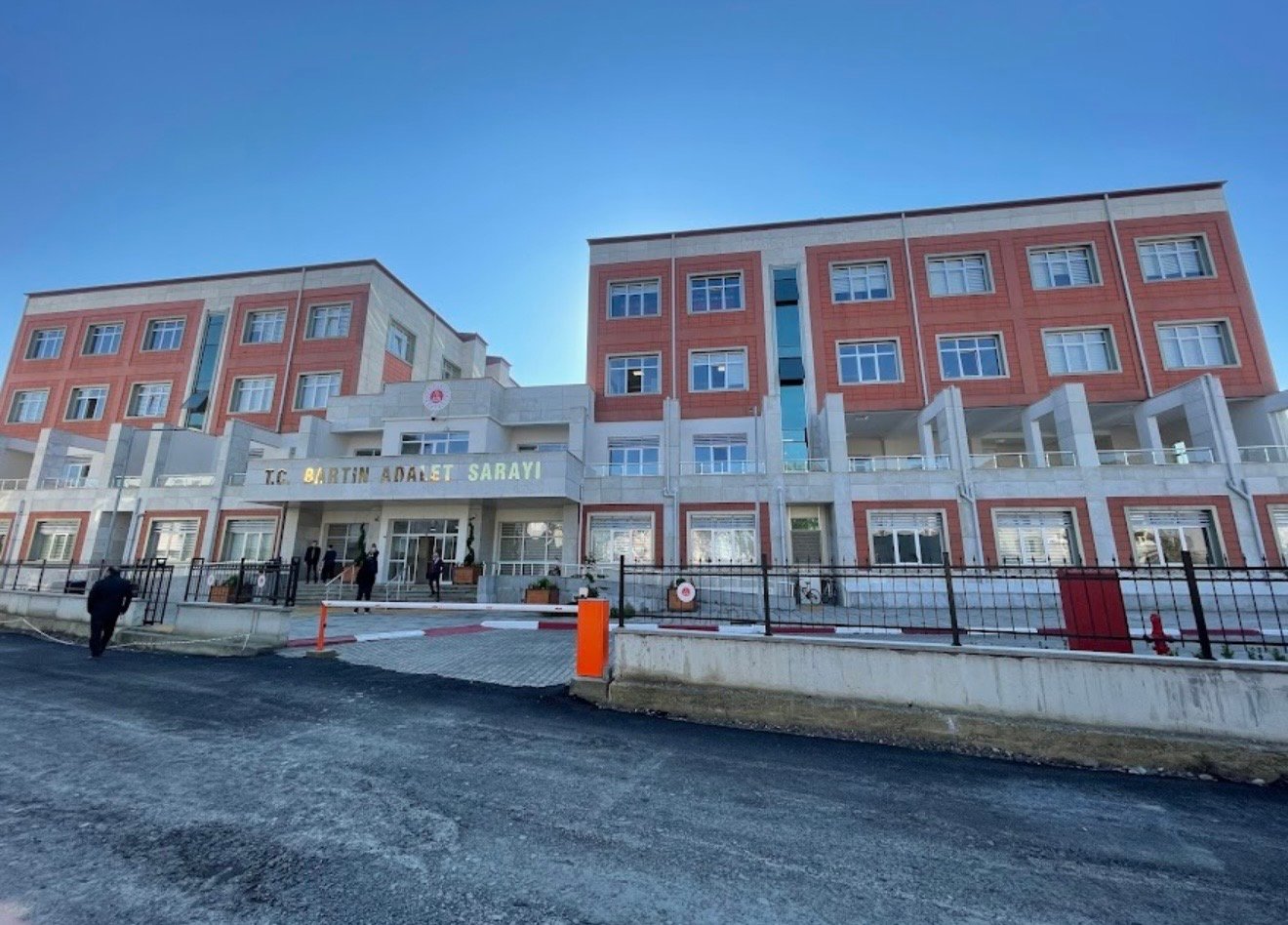 Bartın'da 13 yaşındaki çocuğa cinsel istismar: 33 şüpheli tutuklandı
