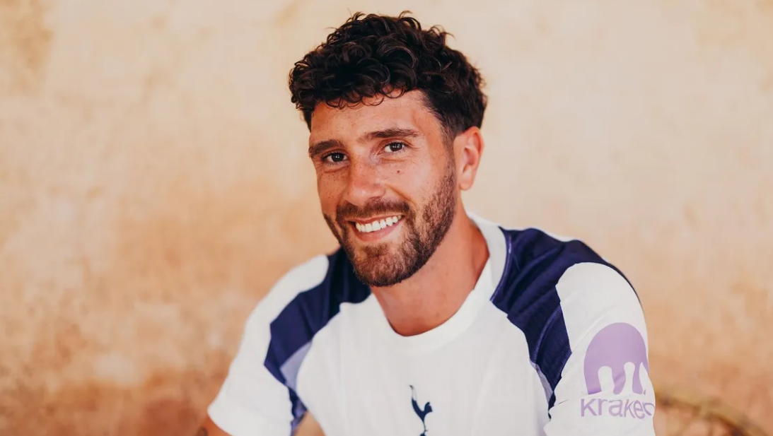 Devleri peşinden koşturdu, Tottenham'a imza attı