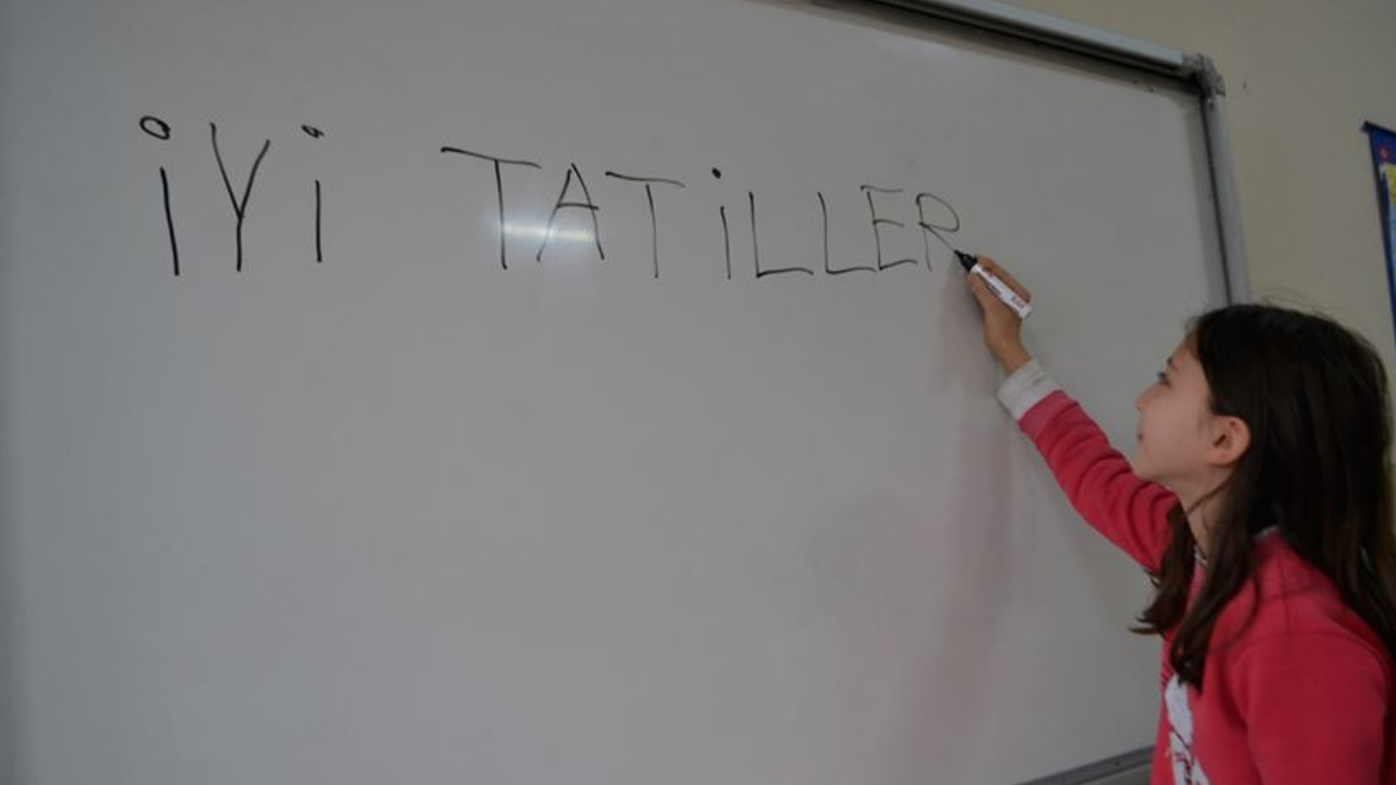 Bu sene okullar ne zaman kapanıyor? 2026 yaz tatili tarihi...